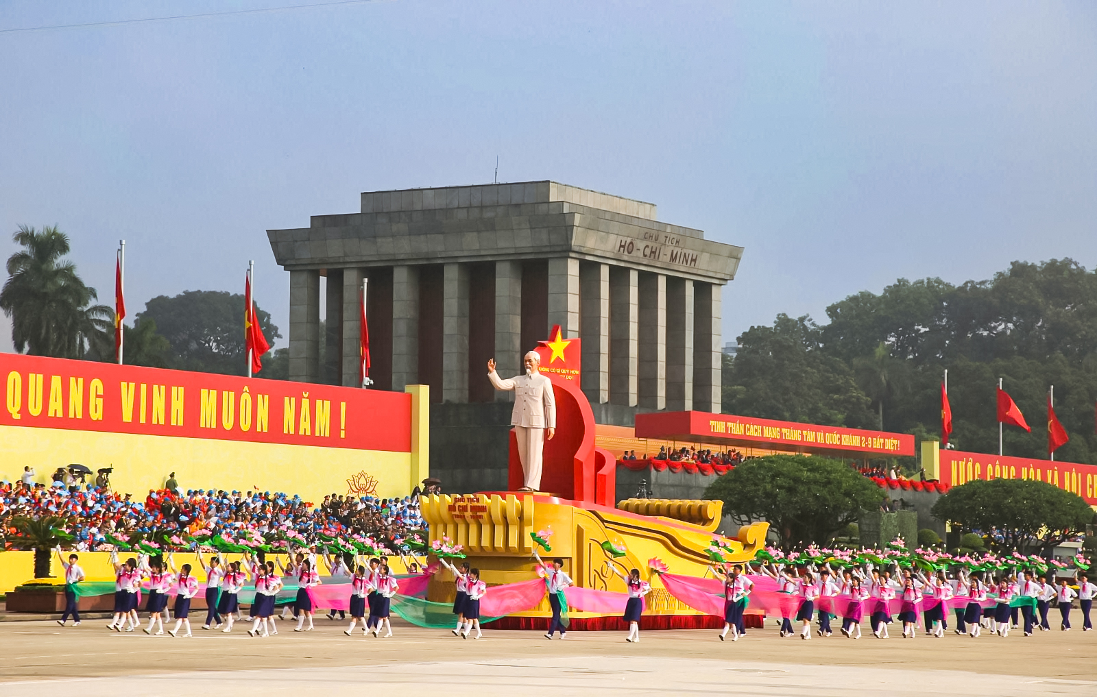 Đẩy mạnh học tập, thực hành tư tưởng, đạo đức, phương pháp, phong cách Hồ Chí Minh trong giai đoạn phát triển mới